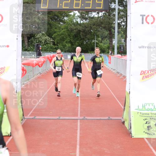 14.06.2026 - 7 Türme Triathlon Andreas Tolksdorf http://msf.ph/oto/9799134 14.06.2026 11:58:38 Ziel 487, 488, 489, 503 meine-sportfotos.de