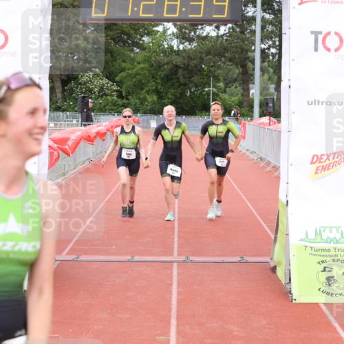 14.06.2026 - 7 Türme Triathlon Andreas Tolksdorf http://msf.ph/oto/9799135 14.06.2026 11:58:38 Ziel 487, 488, 489, 503 meine-sportfotos.de