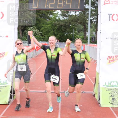 14.06.2026 - 7 Türme Triathlon Andreas Tolksdorf http://msf.ph/oto/9799140 14.06.2026 11:58:40 Ziel 487, 488, 489, 503 meine-sportfotos.de