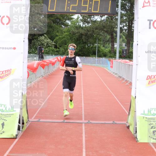 14.06.2026 - 7 Türme Triathlon Andreas Tolksdorf http://msf.ph/oto/9799142 14.06.2026 11:59:01 Ziel 413 meine-sportfotos.de