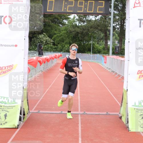 14.06.2026 - 7 Türme Triathlon Andreas Tolksdorf http://msf.ph/oto/9799144 14.06.2026 11:59:01 Ziel 413 meine-sportfotos.de