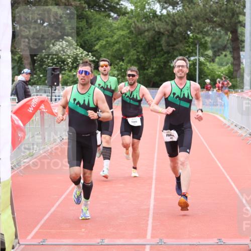 14.06.2026 - 7 Türme Triathlon Andreas Tolksdorf http://msf.ph/oto/9799155 14.06.2026 12:00:00 Ziel 465, 466, 467, 469 meine-sportfotos.de