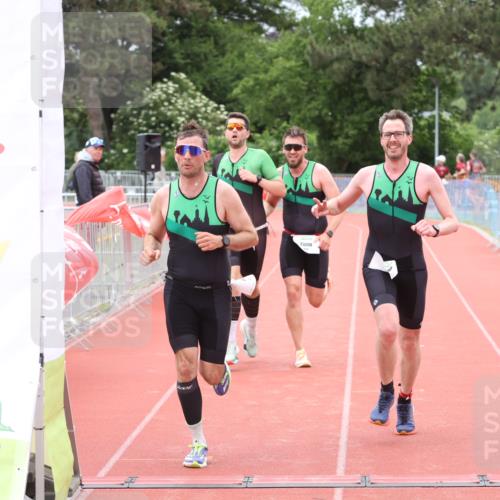 14.06.2026 - 7 Türme Triathlon Andreas Tolksdorf http://msf.ph/oto/9799156 14.06.2026 12:00:00 Ziel 465, 466, 467, 469 meine-sportfotos.de