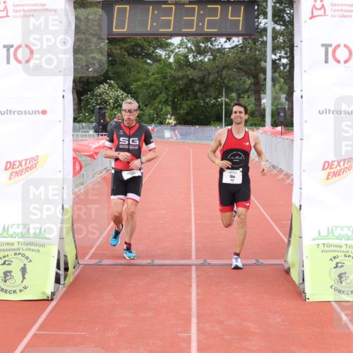 14.06.2026 - 7 Türme Triathlon Andreas Tolksdorf http://msf.ph/oto/9799177 14.06.2026 12:03:24 Ziel 428, 429 meine-sportfotos.de