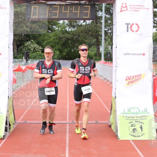 14.06.2026 - 7 Türme Triathlon Andreas Tolksdorf http://msf.ph/oto/9799193 14.06.2026 12:04:42 Ziel 426, 427 meine-sportfotos.de