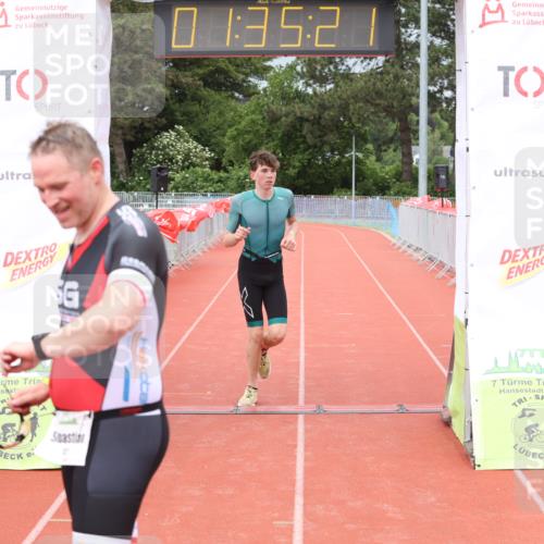 14.06.2026 - 7 Türme Triathlon Andreas Tolksdorf http://msf.ph/oto/9799196 14.06.2026 12:05:21 Ziel 454 meine-sportfotos.de
