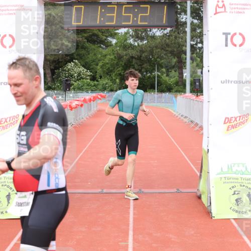 14.06.2026 - 7 Türme Triathlon Andreas Tolksdorf http://msf.ph/oto/9799197 14.06.2026 12:05:21 Ziel 454 meine-sportfotos.de