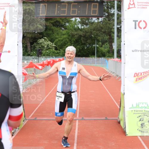14.06.2026 - 7 Türme Triathlon Andreas Tolksdorf http://msf.ph/oto/9799208 14.06.2026 12:06:18 Ziel 447 meine-sportfotos.de