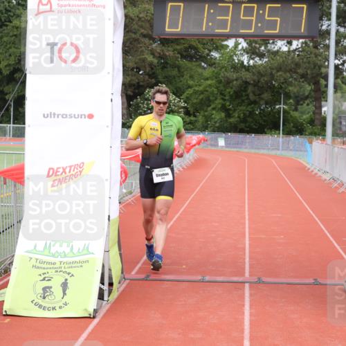 14.06.2026 - 7 Türme Triathlon Andreas Tolksdorf http://msf.ph/oto/9799230 14.06.2026 12:09:57 Ziel 464 meine-sportfotos.de