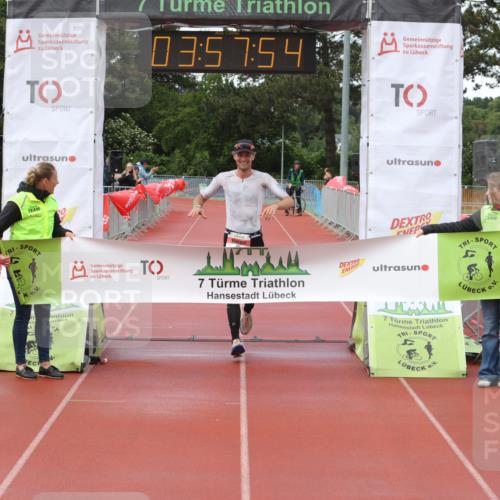 14.06.2026 - 7 Türme Triathlon Andreas Tolksdorf http://msf.ph/oto/9799264 14.06.2026 14:57:54 Ziel 805 meine-sportfotos.de