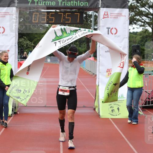 14.06.2026 - 7 Türme Triathlon Andreas Tolksdorf http://msf.ph/oto/9799272 14.06.2026 14:57:56 Ziel 805 meine-sportfotos.de