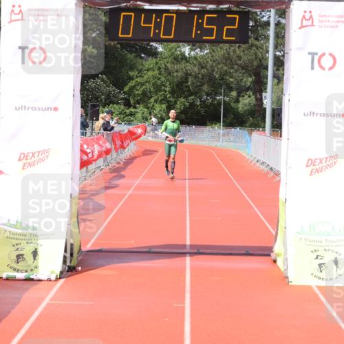 14.06.2026 - 7 Türme Triathlon Andreas Tolksdorf http://msf.ph/oto/9799289 14.06.2026 15:01:51 Ziel  meine-sportfotos.de