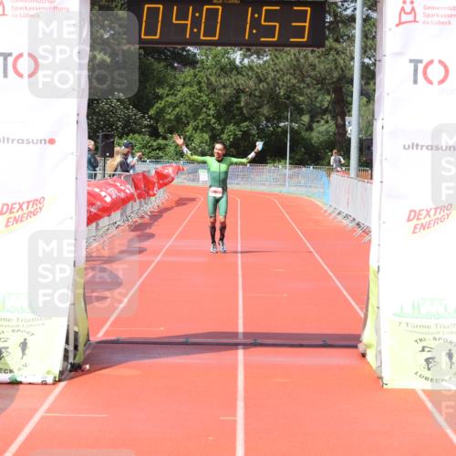 14.06.2026 - 7 Türme Triathlon Andreas Tolksdorf http://msf.ph/oto/9799290 14.06.2026 15:01:52 Ziel  meine-sportfotos.de