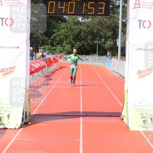14.06.2026 - 7 Türme Triathlon Andreas Tolksdorf http://msf.ph/oto/9799291 14.06.2026 15:01:53 Ziel  meine-sportfotos.de