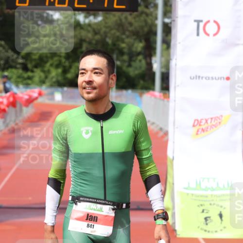 14.06.2026 - 7 Türme Triathlon Andreas Tolksdorf http://msf.ph/oto/9799306 14.06.2026 15:02:12 Ziel  meine-sportfotos.de