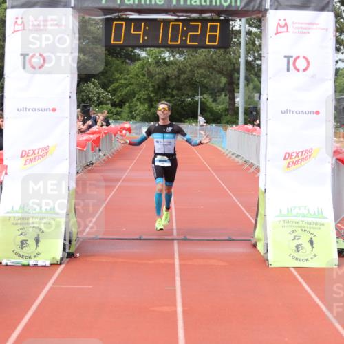 14.06.2026 - 7 Türme Triathlon Andreas Tolksdorf http://msf.ph/oto/9799345 14.06.2026 15:10:26 Ziel 1136 meine-sportfotos.de