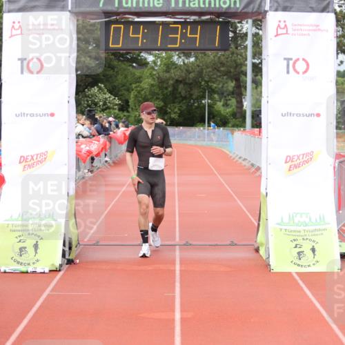 14.06.2026 - 7 Türme Triathlon Andreas Tolksdorf http://msf.ph/oto/9799389 14.06.2026 15:13:39 Ziel 924 meine-sportfotos.de