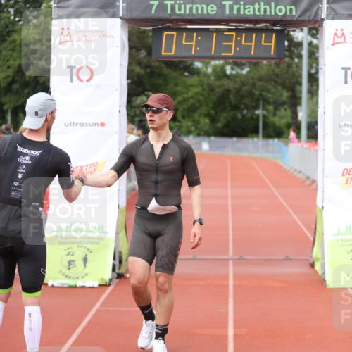 14.06.2026 - 7 Türme Triathlon Andreas Tolksdorf http://msf.ph/oto/9799395 14.06.2026 15:13:43 Ziel 924 meine-sportfotos.de