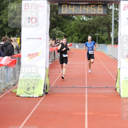 14.06.2026 - 7 Türme Triathlon Andreas Tolksdorf http://msf.ph/oto/9799401 14.06.2026 15:14:55 Ziel 957, 1103 meine-sportfotos.de