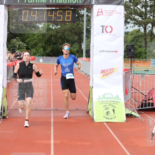 14.06.2026 - 7 Türme Triathlon Andreas Tolksdorf http://msf.ph/oto/9799404 14.06.2026 15:14:56 Ziel 957, 1103 meine-sportfotos.de