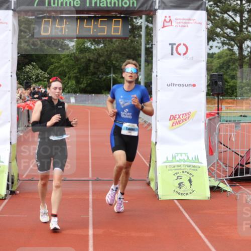 14.06.2026 - 7 Türme Triathlon Andreas Tolksdorf http://msf.ph/oto/9799406 14.06.2026 15:14:57 Ziel 957, 1103 meine-sportfotos.de