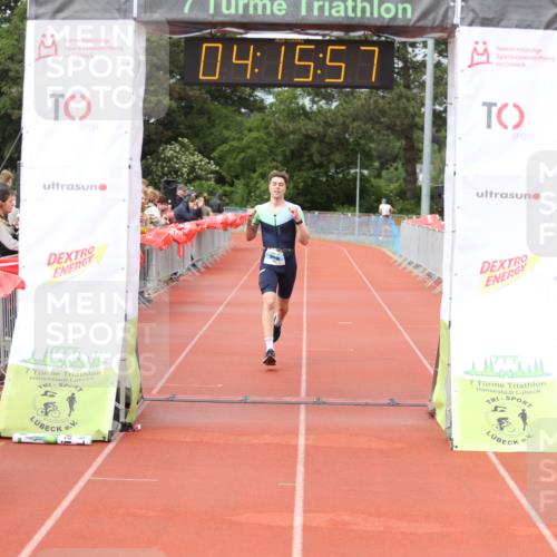 14.06.2026 - 7 Türme Triathlon Andreas Tolksdorf http://msf.ph/oto/9799408 14.06.2026 15:15:56 Ziel 1006 meine-sportfotos.de