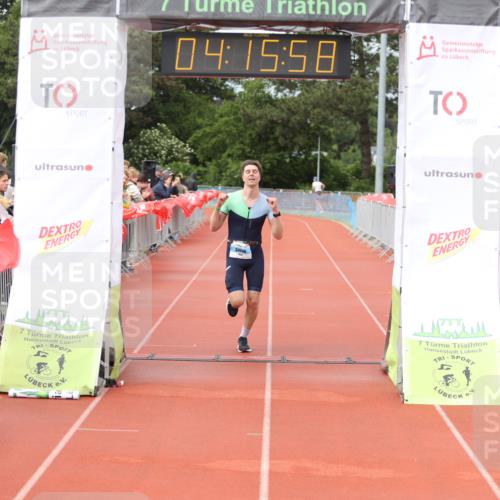 14.06.2026 - 7 Türme Triathlon Andreas Tolksdorf http://msf.ph/oto/9799410 14.06.2026 15:15:56 Ziel 1006 meine-sportfotos.de