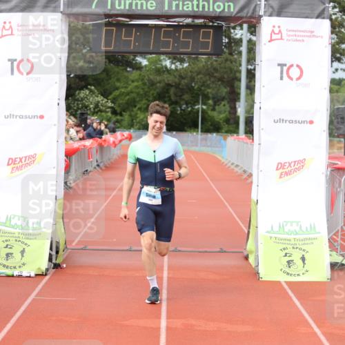 14.06.2026 - 7 Türme Triathlon Andreas Tolksdorf http://msf.ph/oto/9799413 14.06.2026 15:15:57 Ziel 1006 meine-sportfotos.de