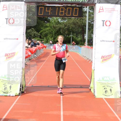 14.06.2026 - 7 Türme Triathlon Andreas Tolksdorf http://msf.ph/oto/9799450 14.06.2026 15:17:58 Ziel 976 meine-sportfotos.de