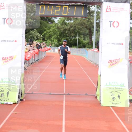 14.06.2026 - 7 Türme Triathlon Andreas Tolksdorf http://msf.ph/oto/9799470 14.06.2026 15:20:09 Ziel 942 meine-sportfotos.de