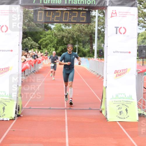 14.06.2026 - 7 Türme Triathlon Andreas Tolksdorf http://msf.ph/oto/9799480 14.06.2026 15:20:23 Ziel 838, 947 meine-sportfotos.de