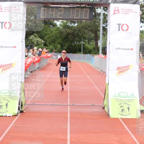 14.06.2026 - 7 Türme Triathlon Andreas Tolksdorf http://msf.ph/oto/9799497 14.06.2026 15:20:59 Ziel 995 meine-sportfotos.de