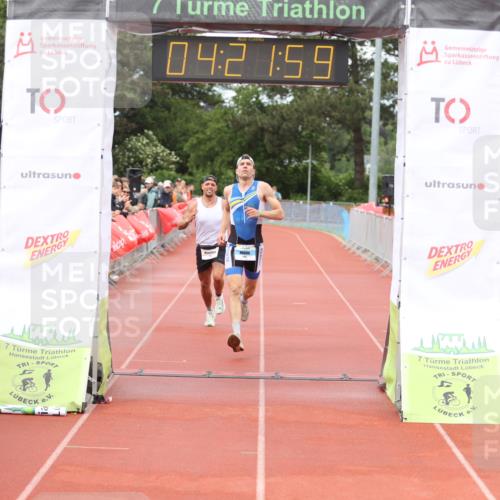 14.06.2026 - 7 Türme Triathlon Andreas Tolksdorf http://msf.ph/oto/9799506 14.06.2026 15:21:58 Ziel 890, 1102 meine-sportfotos.de
