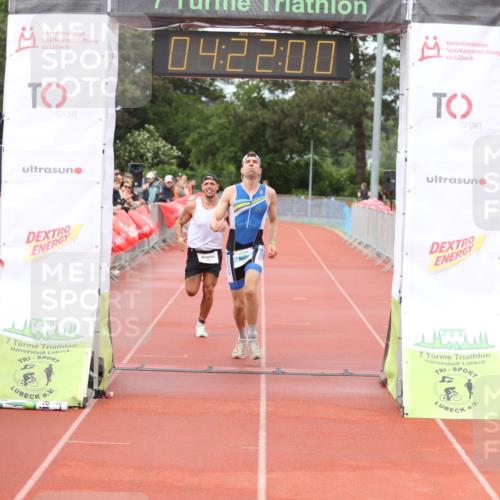 14.06.2026 - 7 Türme Triathlon Andreas Tolksdorf http://msf.ph/oto/9799507 14.06.2026 15:21:58 Ziel 890, 1102 meine-sportfotos.de