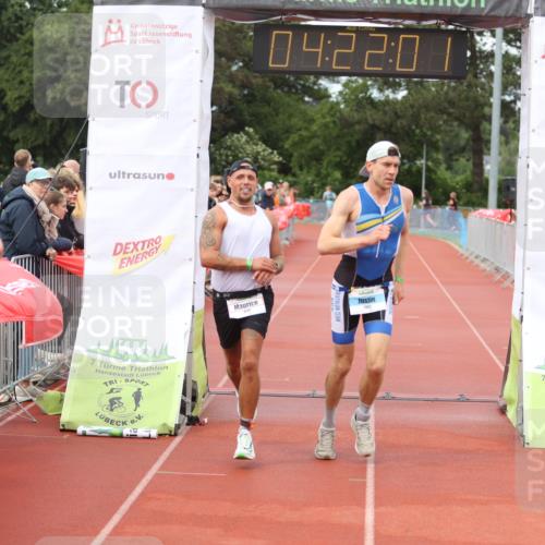 14.06.2026 - 7 Türme Triathlon Andreas Tolksdorf http://msf.ph/oto/9799510 14.06.2026 15:21:59 Ziel 890, 1102 meine-sportfotos.de