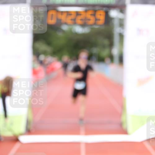 14.06.2026 - 7 Türme Triathlon Andreas Tolksdorf http://msf.ph/oto/9799519 14.06.2026 15:22:58 Ziel 1020, 1198 meine-sportfotos.de