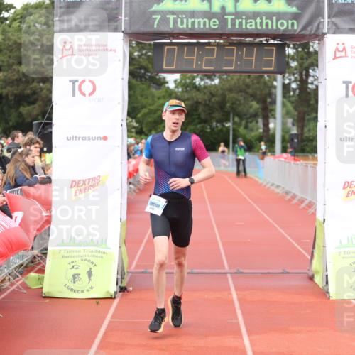 14.06.2026 - 7 Türme Triathlon Andreas Tolksdorf http://msf.ph/oto/9799549 14.06.2026 15:23:42 Ziel 1045 meine-sportfotos.de