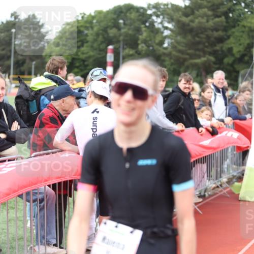 14.06.2026 - 7 Türme Triathlon Andreas Tolksdorf http://msf.ph/oto/9799558 14.06.2026 15:24:11 Ziel 881, 1073 meine-sportfotos.de
