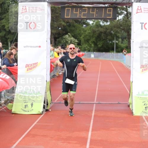 14.06.2026 - 7 Türme Triathlon Andreas Tolksdorf http://msf.ph/oto/9799561 14.06.2026 15:24:17 Ziel 1073 meine-sportfotos.de