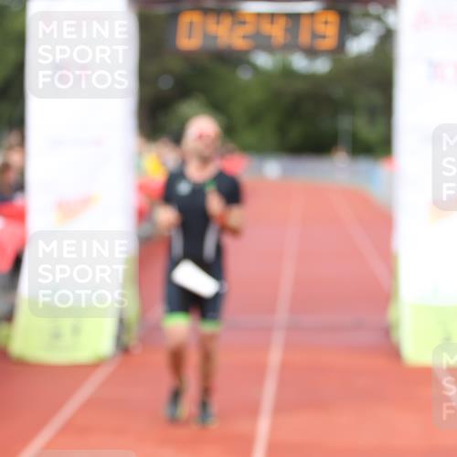 14.06.2026 - 7 Türme Triathlon Andreas Tolksdorf http://msf.ph/oto/9799564 14.06.2026 15:24:18 Ziel 1073 meine-sportfotos.de