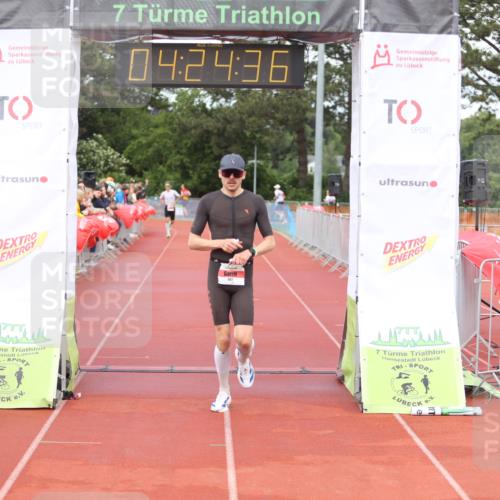 14.06.2026 - 7 Türme Triathlon Andreas Tolksdorf http://msf.ph/oto/9799575 14.06.2026 15:24:34 Ziel 661, 897, 1151 meine-sportfotos.de