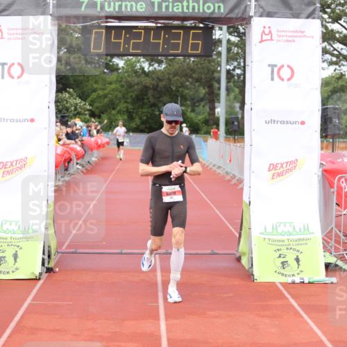 14.06.2026 - 7 Türme Triathlon Andreas Tolksdorf http://msf.ph/oto/9799576 14.06.2026 15:24:34 Ziel 661, 897, 1151 meine-sportfotos.de