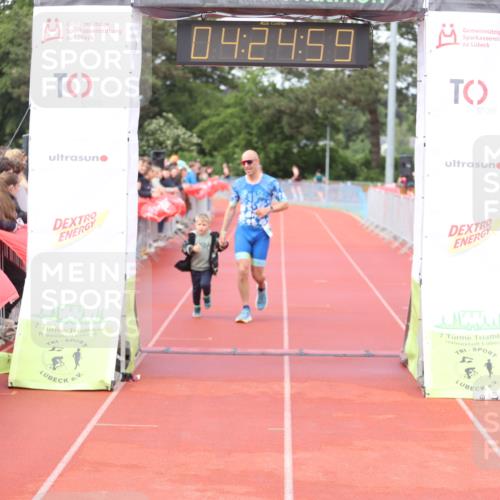 14.06.2026 - 7 Türme Triathlon Andreas Tolksdorf http://msf.ph/oto/9799592 14.06.2026 15:24:58 Ziel 950, 981, 1026 meine-sportfotos.de