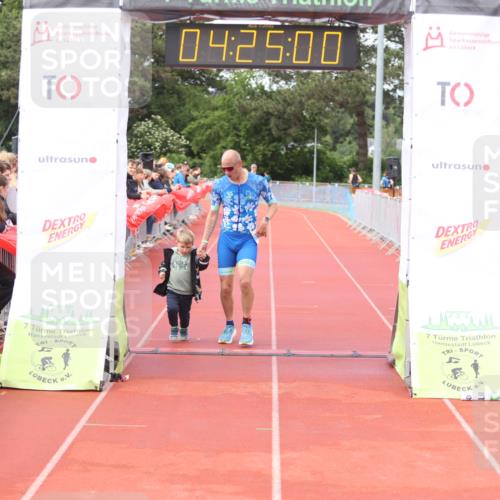 14.06.2026 - 7 Türme Triathlon Andreas Tolksdorf http://msf.ph/oto/9799593 14.06.2026 15:24:59 Ziel 950, 981, 1026 meine-sportfotos.de