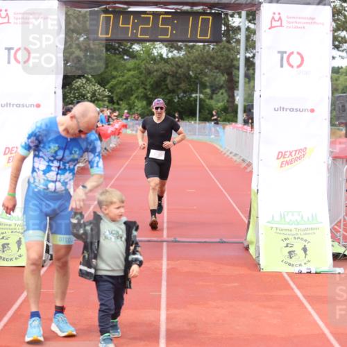 14.06.2026 - 7 Türme Triathlon Andreas Tolksdorf http://msf.ph/oto/9799601 14.06.2026 15:25:09 Ziel 1008 meine-sportfotos.de