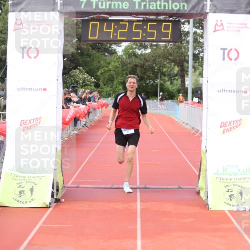 14.06.2026 - 7 Türme Triathlon Andreas Tolksdorf http://msf.ph/oto/9799662 14.06.2026 15:25:57 Ziel 964 meine-sportfotos.de