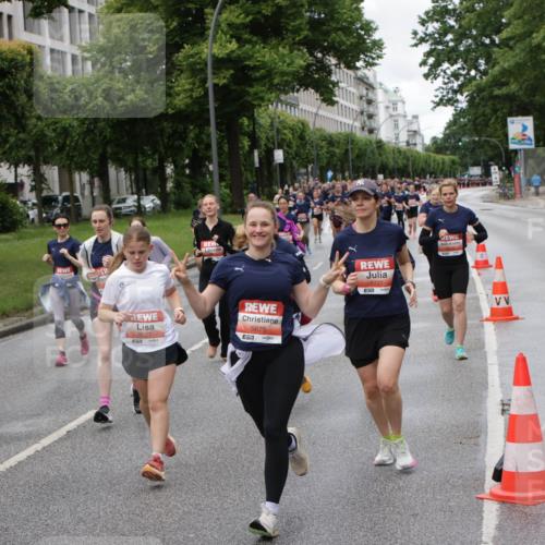 14.06.2026 - REWE Women's Run Jannik Wohlers http://msf.ph/oto/9799666 14.06.2026 10:39:25 Laufen 212, 57, 5675, 57, 5777 meine-sportfotos.de