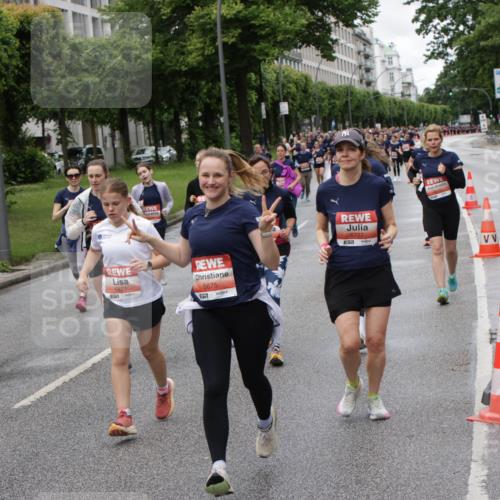 14.06.2026 - REWE Women's Run Jannik Wohlers http://msf.ph/oto/9799675 14.06.2026 10:39:25 Laufen 5821, 5675, 657, 5777, 57 meine-sportfotos.de