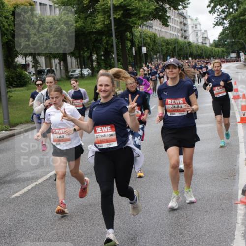 14.06.2026 - REWE Women's Run Jannik Wohlers http://msf.ph/oto/9799677 14.06.2026 10:39:25 Laufen 5821, 5675, 657, 5777 meine-sportfotos.de