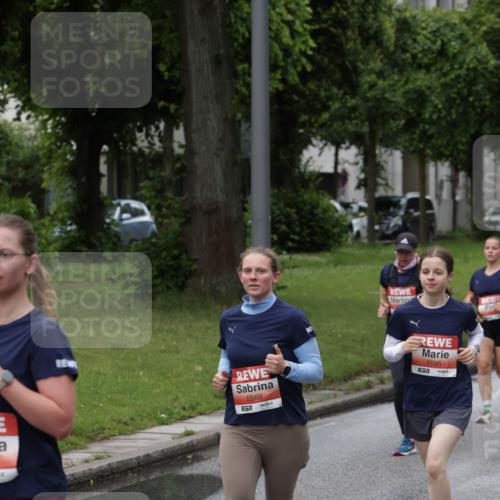 14.06.2026 - REWE Women's Run Jannik Wohlers http://msf.ph/oto/9799751 14.06.2026 10:39:35 Laufen 5569, 657, 5595 meine-sportfotos.de